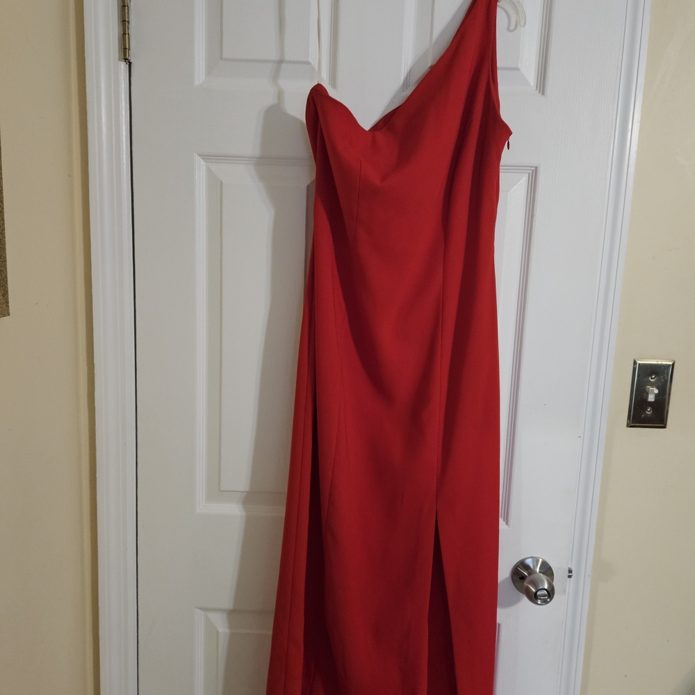 Red One-Shoulder Maxi Dress – Dani Max – Size 6 – Elegant Formal / Evening Dress